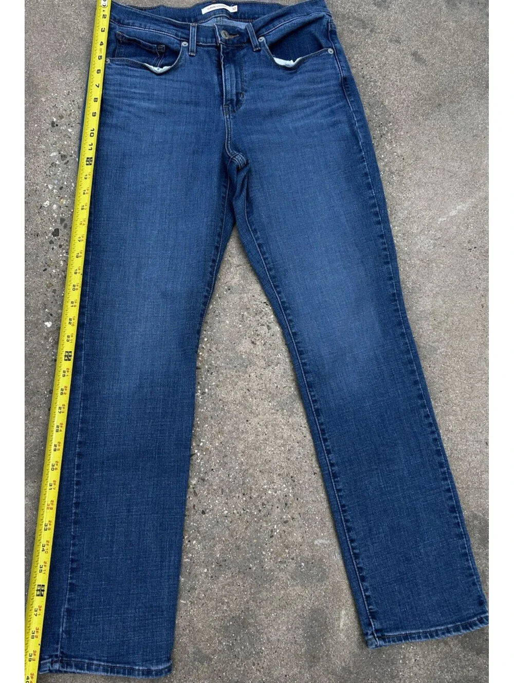 Levi Womens Classic Straight Denim Blue Jeans pants Size 30 or 10M Light Fade